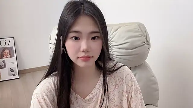 suki-1 Adlı Modelin Canlı XXX Sohbeti