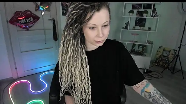 HoneySallyMoore live XXX chat