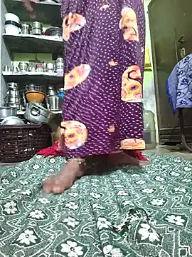 Tamilselviroja- Chat XXX in diretta