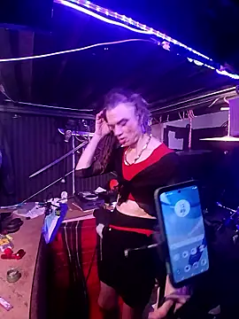 Pokazy przed kamerką – AllucyLu