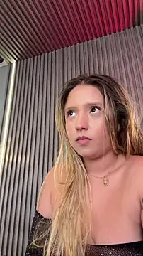 Chat XXX Live MiaPetit_