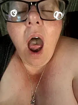 Iceprincess2bad4u 网络视讯表演