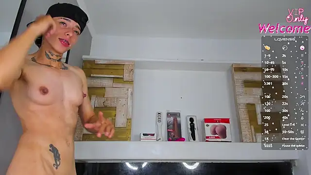 XXX chat uživo modela AmberAdams_