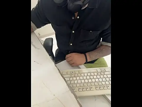 FlirtyxBoy webcam show