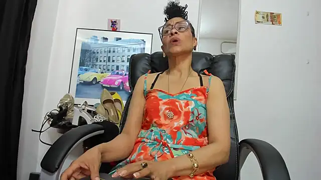 Aries_Mature 网络视讯表演