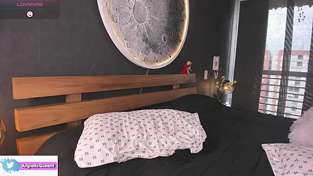 Sarajames Adlı Modelin Canlı XXX Sohbeti