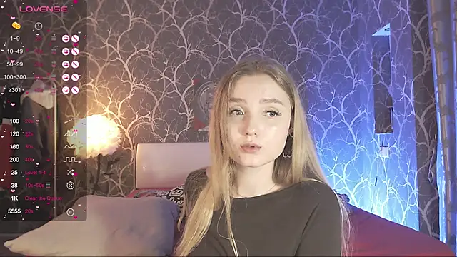 MiaMiaMeow: απευθείας συνομιλία ΧΧΧ