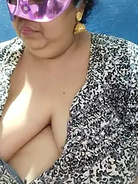 tamilthanushri Live XXX-chat