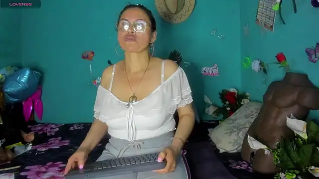 SheraHadee: απευθείας συνομιλία ΧΧΧ