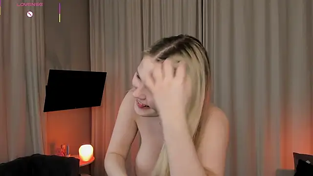 EngelDutch Adlı Modelin Canlı XXX Sohbeti