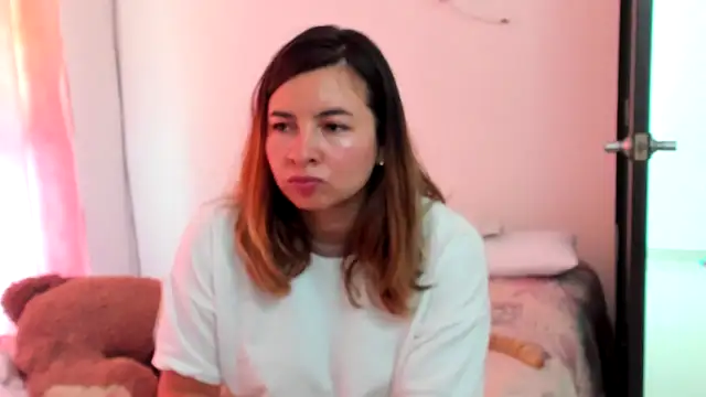 دردشة __Emma__11__Lecat_ الجنسية المباشرة