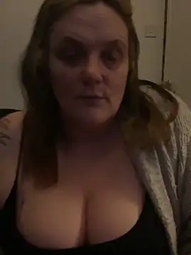 Busty-GilfQuinn Chat XXX in diretta