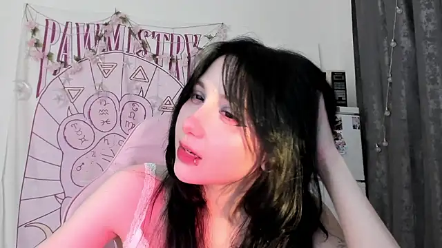 แชท XXX สดของ Holy420lolii