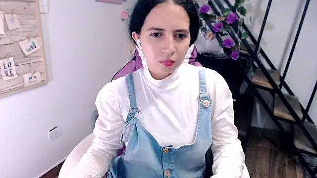 samantha_baby_ Adlı Modelin Canlı XXX Sohbeti