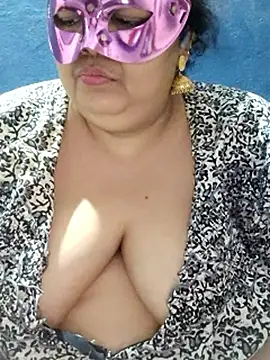 tamilthanushri Chat XXX in diretta