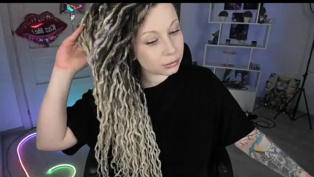 HoneySallyMoore 现场XXX聊天