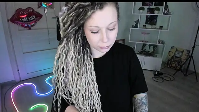 HoneySallyMoore live XXX chat