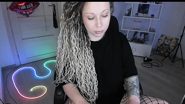 XXX chat uživo modela HoneySallyMoore