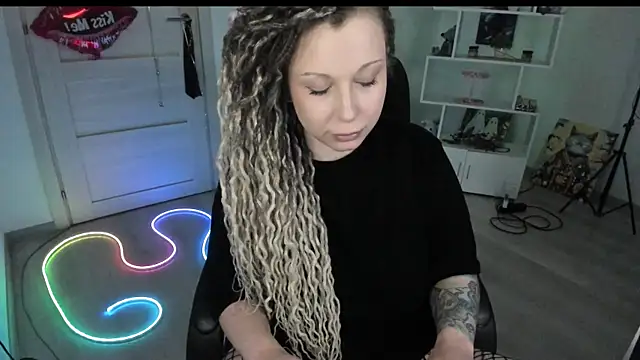 HoneySallyMoore 现场XXX聊天