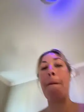 MiraKisss Adlı Modelin Canlı XXX Sohbeti