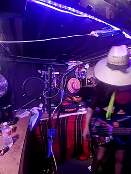 AllucyLu Adlı Modelin Canlı XXX Sohbeti