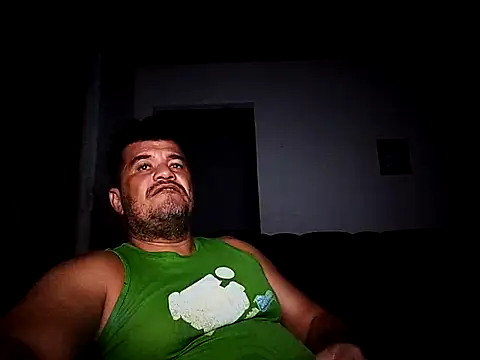 tarra122 Adlı Modelin Canlı XXX Sohbeti