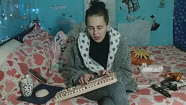 brighteyes77 Adlı Modelin Canlı XXX Sohbeti