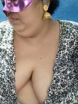 tamilthanushri Live XXX-chat