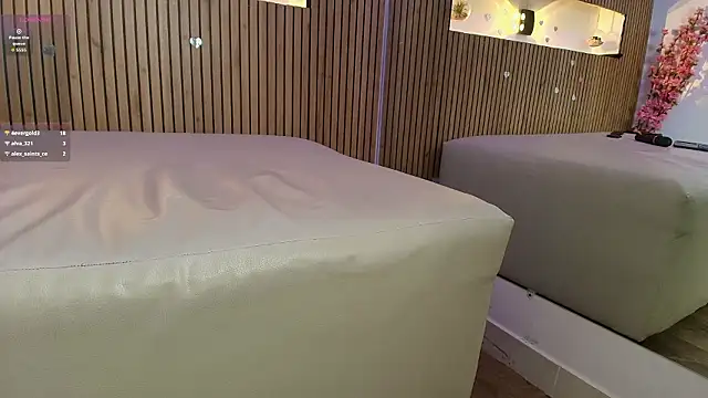 Show modela Iris_Black na web-kameri