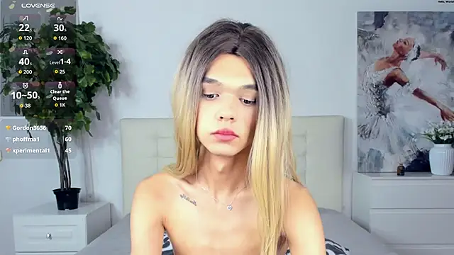 MadonnaRossi webcam show