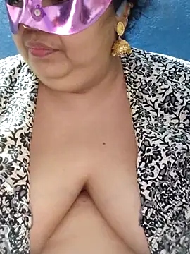 tamilthanushri Live XXX-Chat