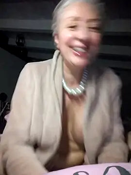 Chat +18 de divinaerotica ao vivo