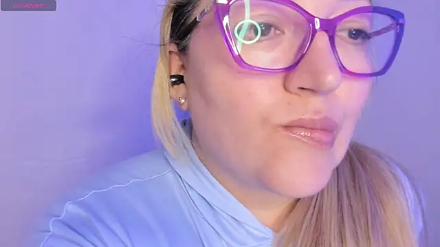 Naty_Mature_ Show in webcam