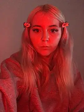 Blondie_Sofia_Essexbabe 现场XXX聊天