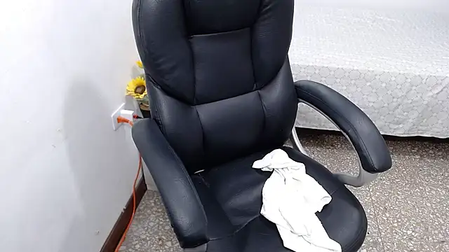 Sembang XXX Secara Langsung emiliaa_hot