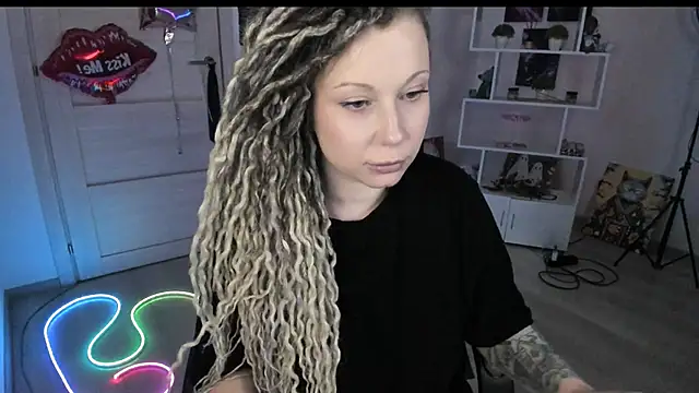 HoneySallyMoore: онлайн-секс-чат