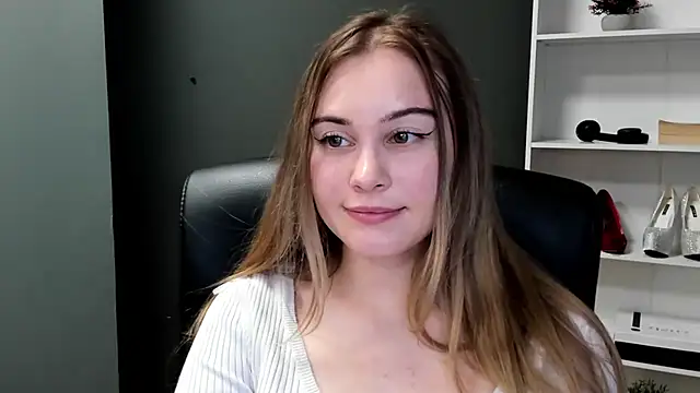 kitty_valeria 即時 XXX 聊天