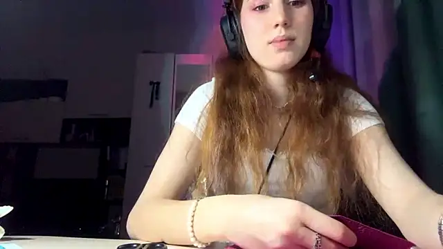 AliceCarrolのライブXXXチャット