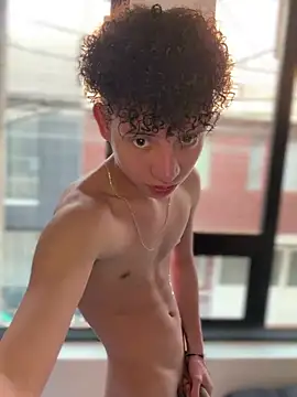 yoursexyjose Chat XXX live