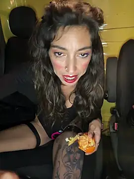 Amani_thewolf Adlı Modelin Canlı XXX Sohbeti