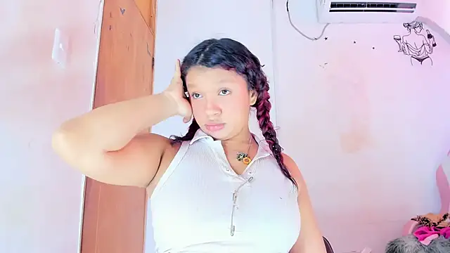 Emily_Coper18のウェブカメラショー