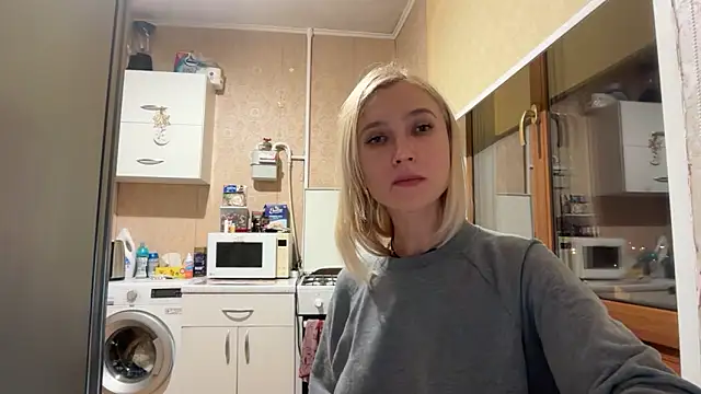 AngelJeni élő XXX-chatje