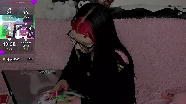 t0riayun0 élő XXX-chatje