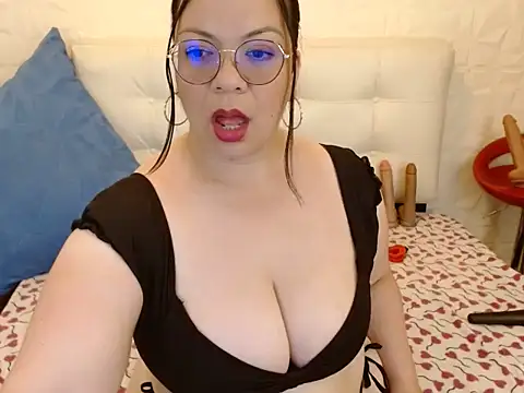 Chatroom XXX en direct de Angiee_BBW