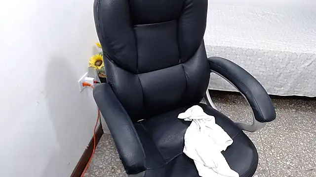 دردشة emiliaa_hot الجنسية المباشرة