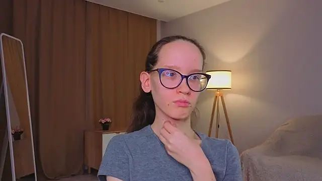 BettyBrowni Adlı Modelin Canlı XXX Sohbeti