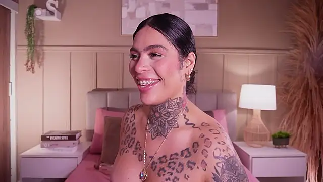 Chat +18 de curvyliciousss ao vivo