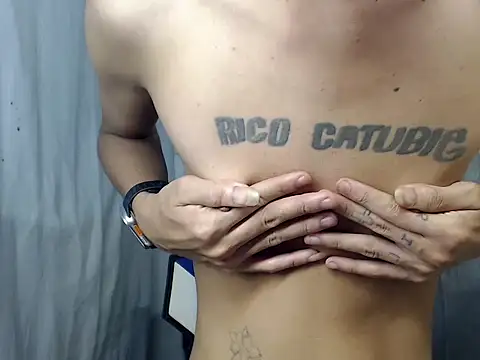 riks_tyler élő XXX-chatje