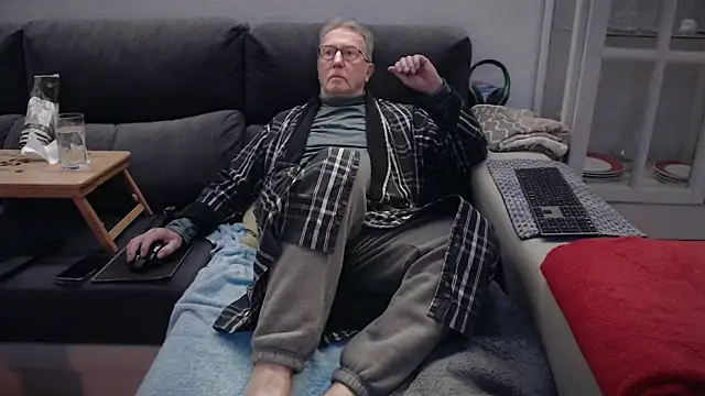 Nudelschwanz élő XXX-chatje