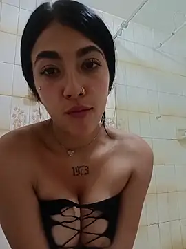 eimyy_rouse 现场XXX聊天